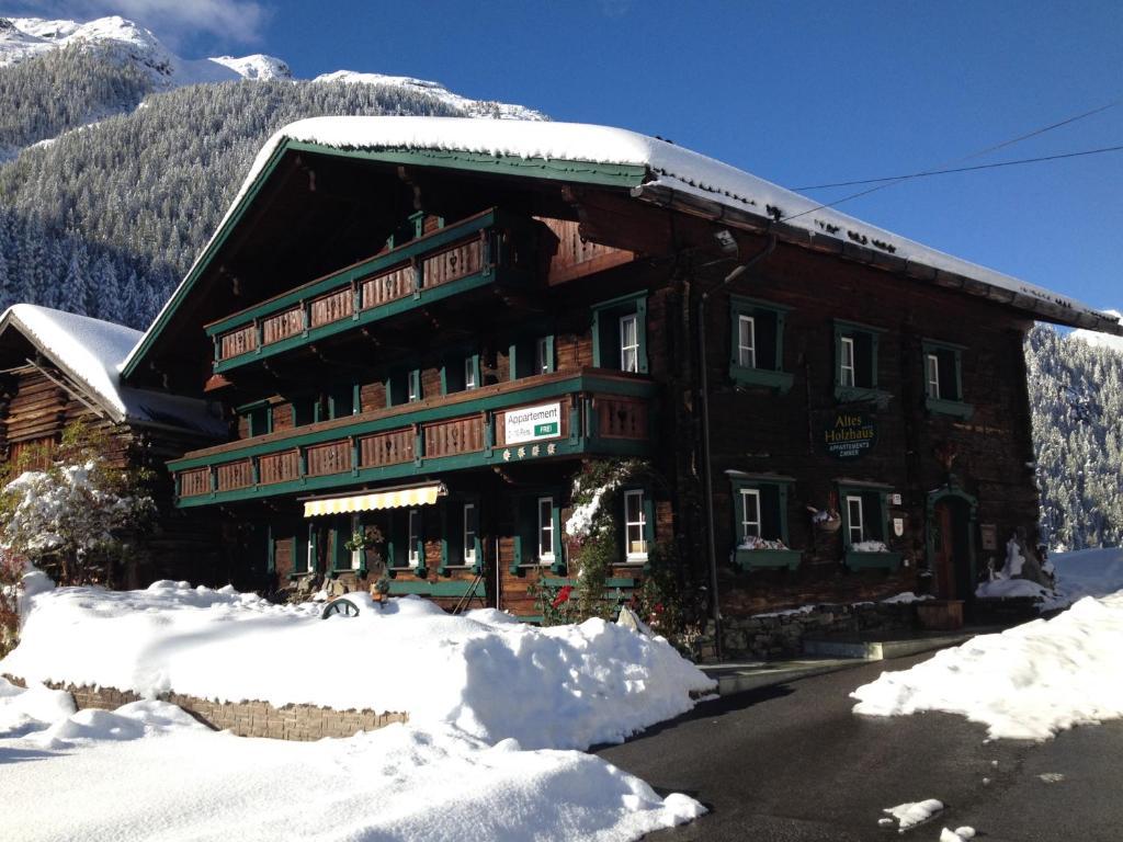 Altes Holzhaus Apartment Solden Exterior photo